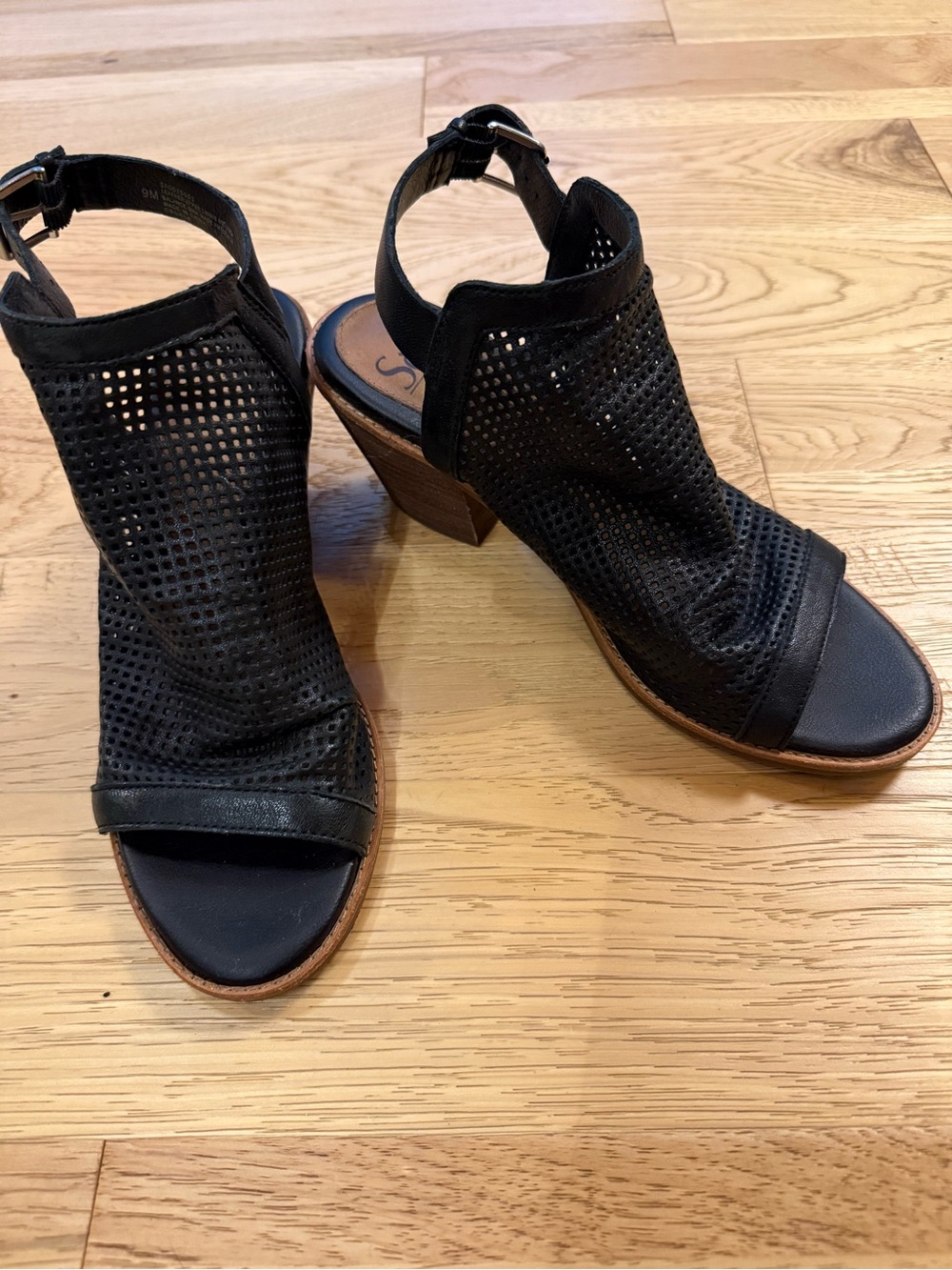 Sofft Milly Slingback Leather Black Perforated Peep-Toe Ankle Booties Sz 9.5